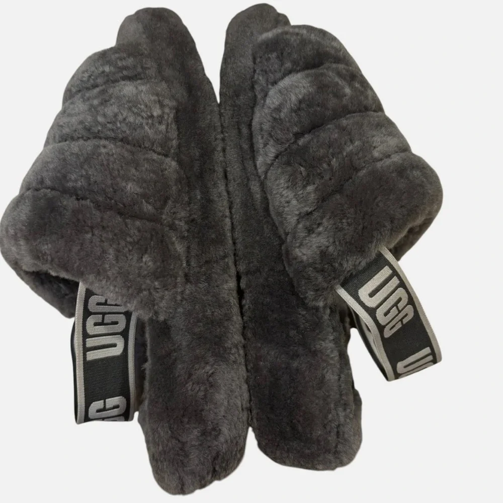UGG excellent gently